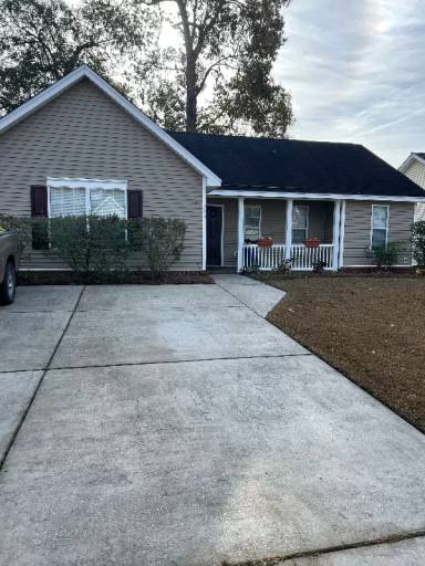 Main picture of 305 Rose Marie Dr