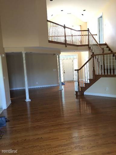 Main picture of 10316 Cherrywood Ln