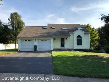 Main picture of 102 Valley Dr