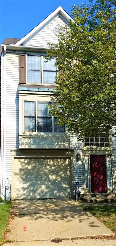 Main picture of 8610 Woodland Manor Dr