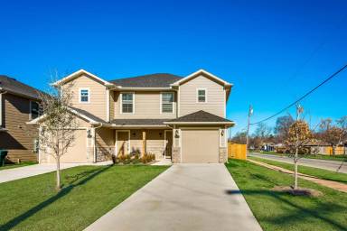 Main picture of 207 W Forest Ave