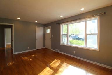 Main picture of 5511 Beverly Ln