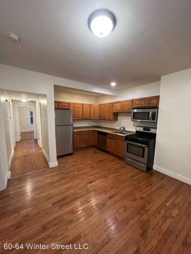 Main picture of 60-64 Winter St