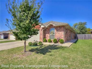 Main picture of 5609 Clearwater Dr