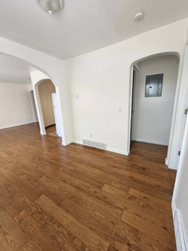 Main picture of 39 E Main St