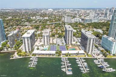Main picture of Brickell Place Condo