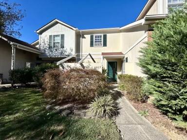 Main picture of 6817 El Greco Ct