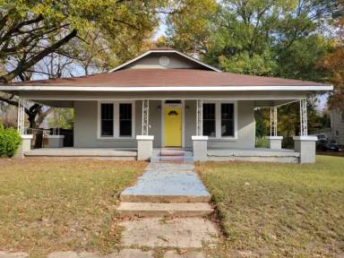 Main picture of 2020 Pecan St