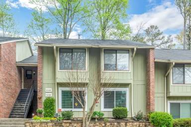 Main picture of 2106 Palmyra Dr SE