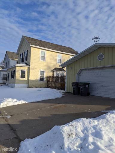 Main picture of 908 Gohres St