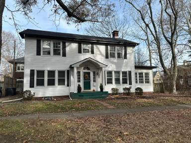 Main picture of 802 W Indiana Ave