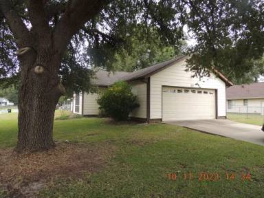Main picture of 527 Raintree Cir