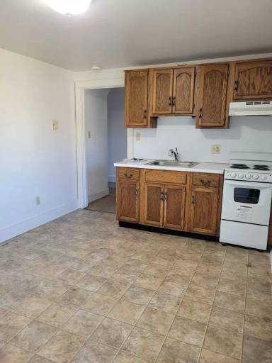 Main picture of 104 N Custer Ave