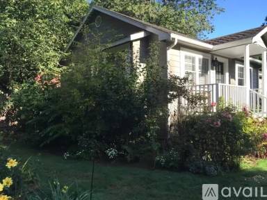 Main picture of 18449 Ballinger Way NE