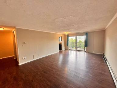 Main picture of 1321 N Franklin Pl
