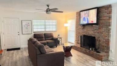 Main picture of 2920 W Burke St