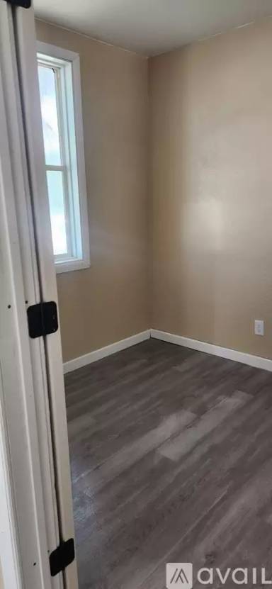 Main picture of 132 W Dawson Ave