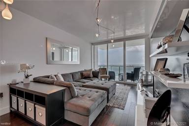 Main picture of The Emerald At Brickell Condo