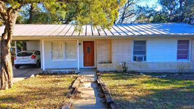 Main picture of 124 E Holland St