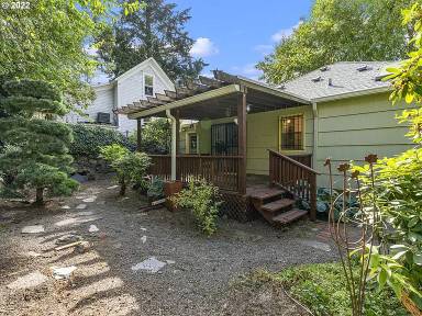 Main picture of 136 SE 63rd Ave