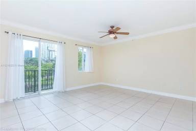 Main picture of 400 SW 2nd St
