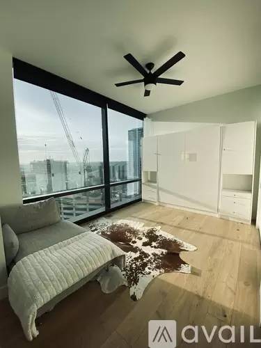 Main picture of 70 Rainey Condo