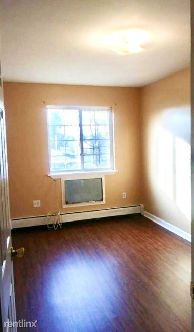 Main picture of 291 Hemlock St