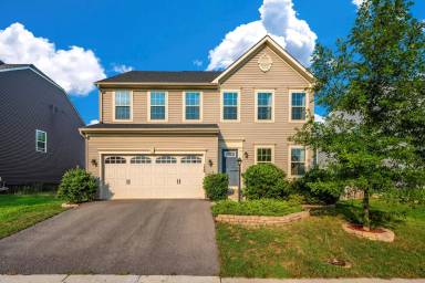 Main picture of 136 West Wing Way