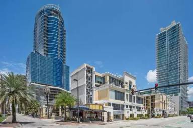 Main picture of Metropolitan At Lake Eola