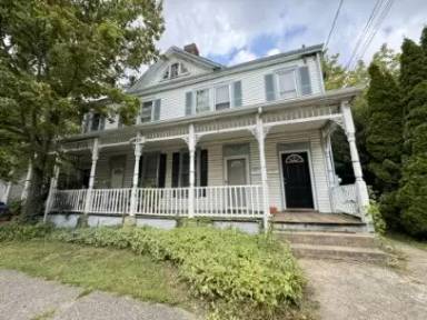 Main picture of 339 S Broadway Park