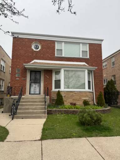Main picture of 2846 W Farragut Ave