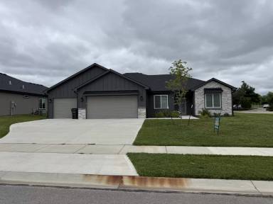 Main picture of 1218 Little Knife Dr