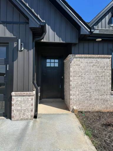 Main picture of 2034 Meadow Glen Ct