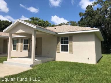 Main picture of 2015 51st Ave E
