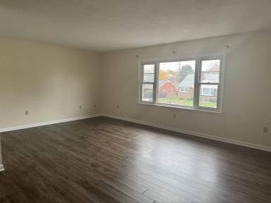 Main picture of 910 Florida Ave
