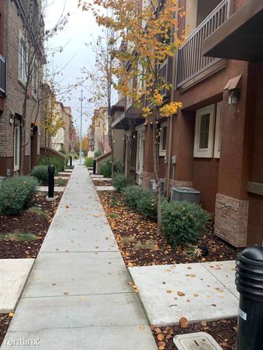 Main picture of 1365 Lee Pl