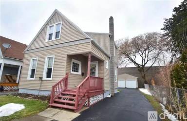 Main picture of 44 Bloomfield Pl