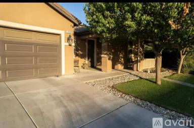 Main picture of 2940 S Edison St