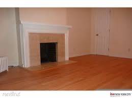 Main picture of 152 E 84th St