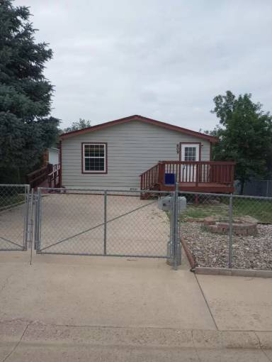 Main picture of 609 Custer St