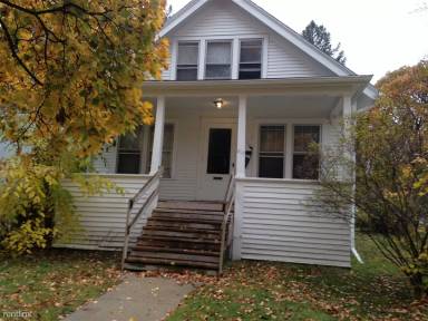 Main picture of 202 Crest Ave