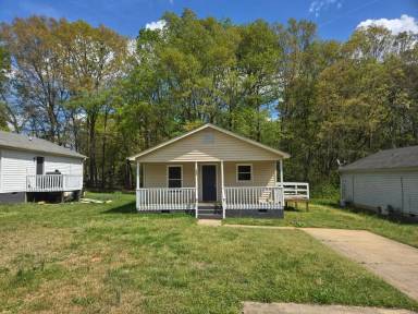 Main picture of 121 Caz Ln