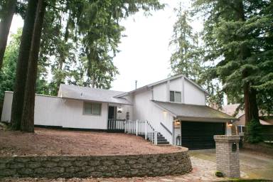 Main picture of 15931 SE Rickshire Ln