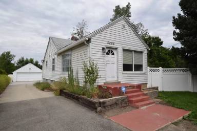 Main picture of 5806 S Highland Dr