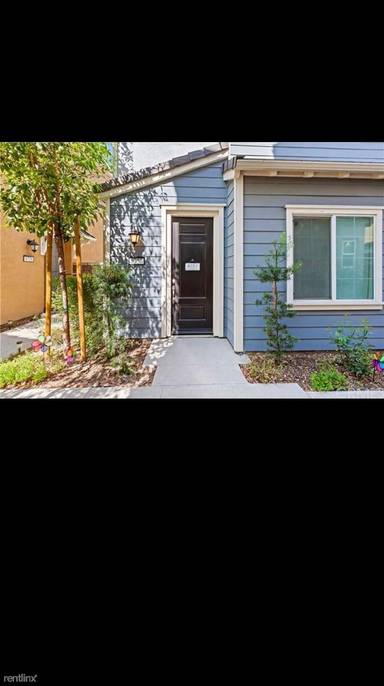 Main picture of 8749 Celebration St