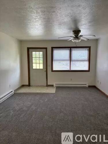 Main picture of 242 E 6th St