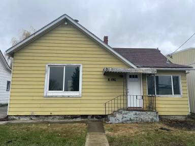 Main picture of 135 E Broadway Ave