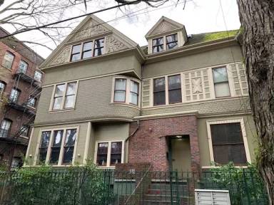 Main picture of 2032 NW Everett St