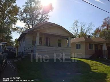 Main picture of 1023 Barrie Ave