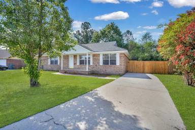 Main picture of 838 Ann Dr